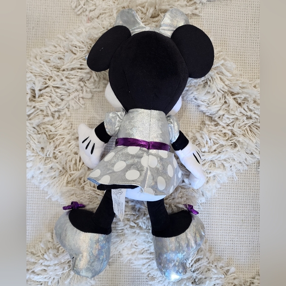 Disney 100years of Wonder Large Mickey & Minnie plush - Picture 11 of 16